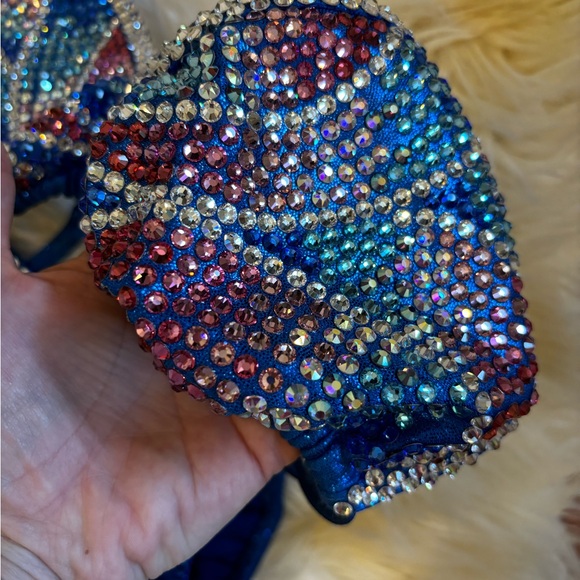 Beautiful Figure Suit by The Crystal Suit - Picture 4 of 4